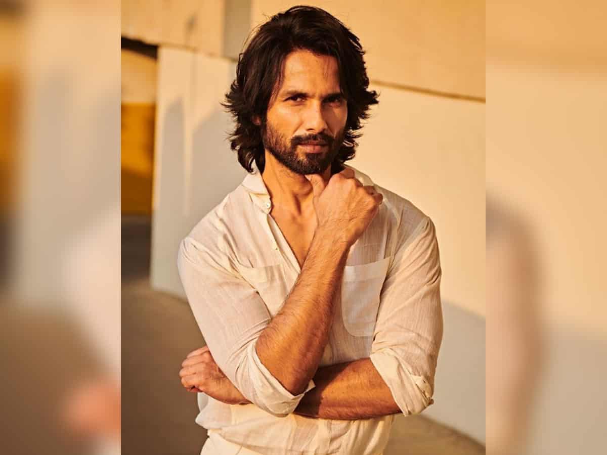 Shahid Kapoor beats mid week blues by sharing stunning sunkissed pic