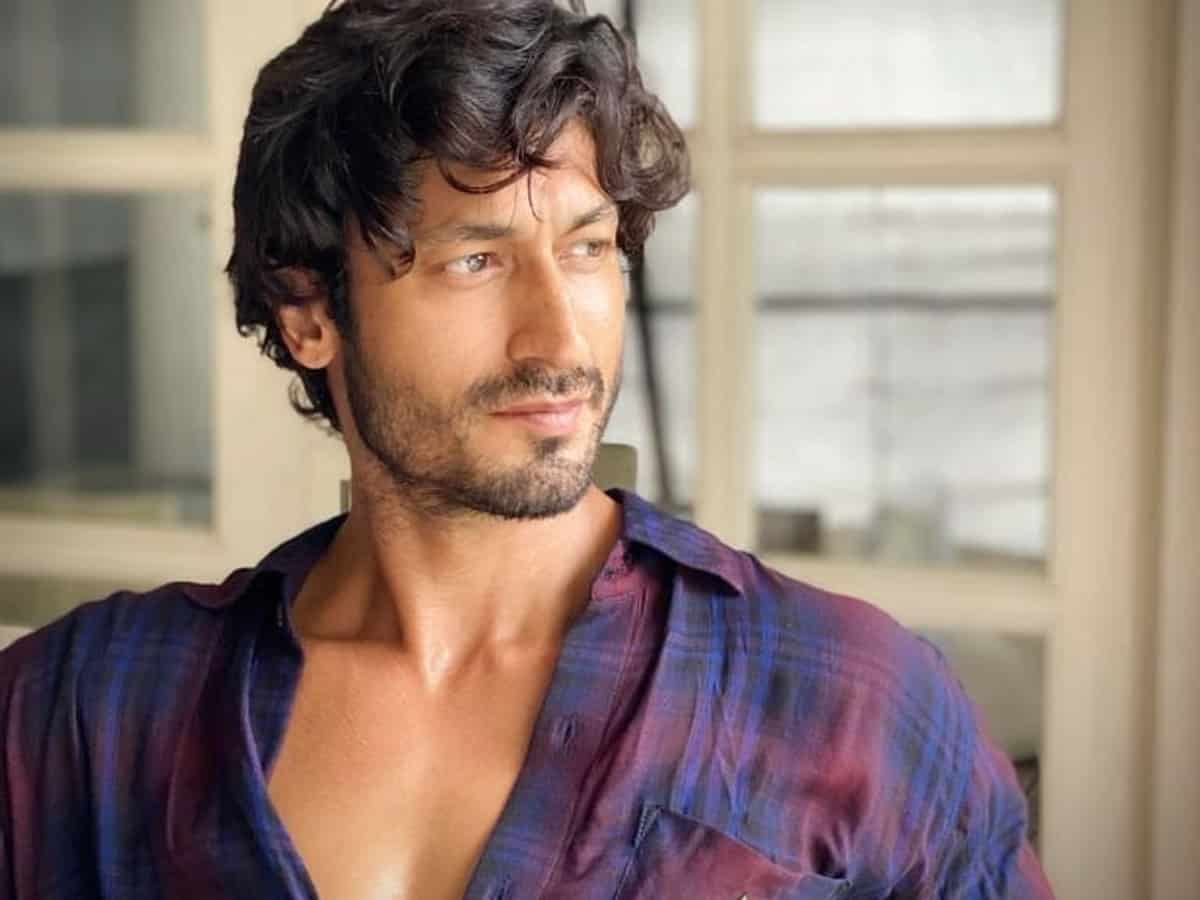 Vidyut Jammwal channels his inner 'Harry Potter'