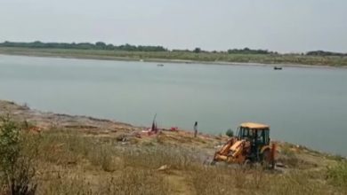 Buxar: Around a dozen of corpses was spotted in the Ganga in Bihar's Buxar on Monday.