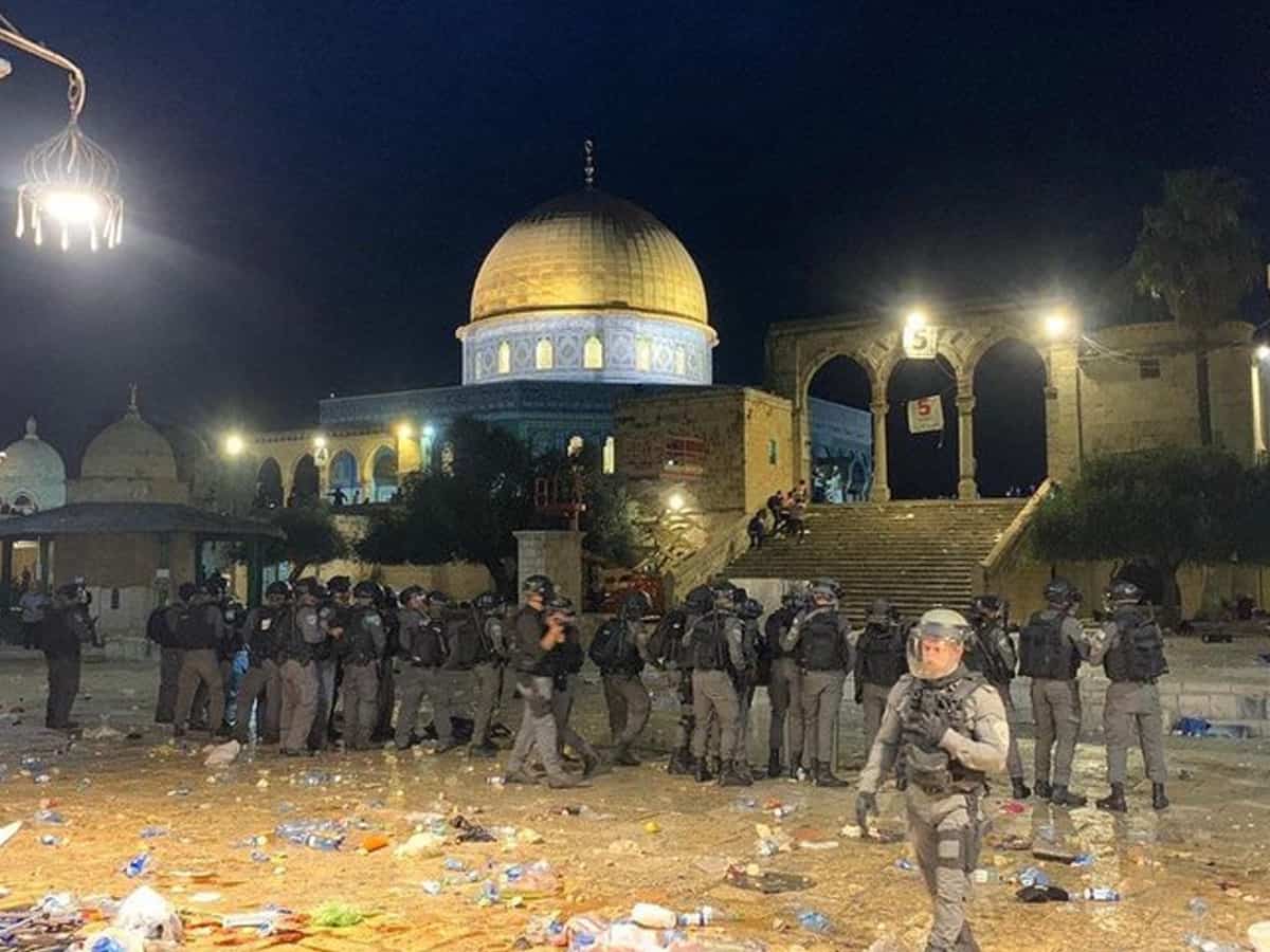 Palestinians, Israel police clash at Jerusalem site, 53 hurt