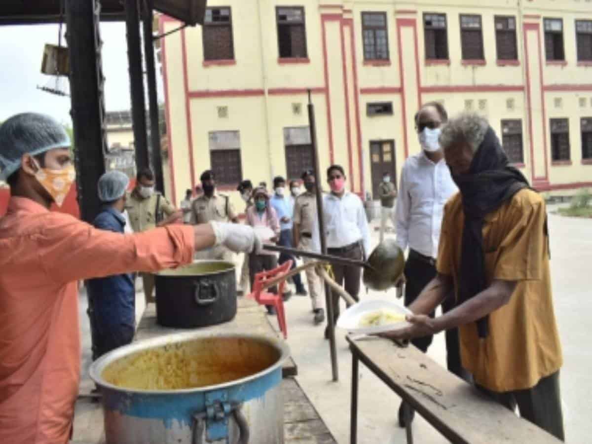 Community kitchens feed the needy during lockdown in Bihar
