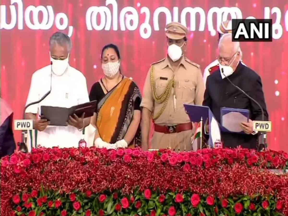Pinarayi Vijayanan takes oath as Kerala CM for second term