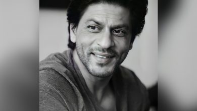 SRK wishes 'Eid Mubarak' to everyone, prays for India to conquer pandemic