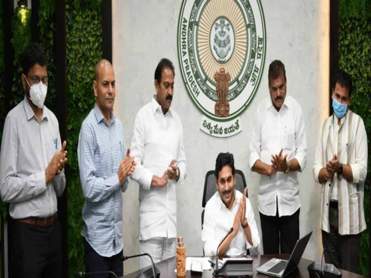 Andhra CM inaugurates 500-bed oxygen-supported COVID hospital