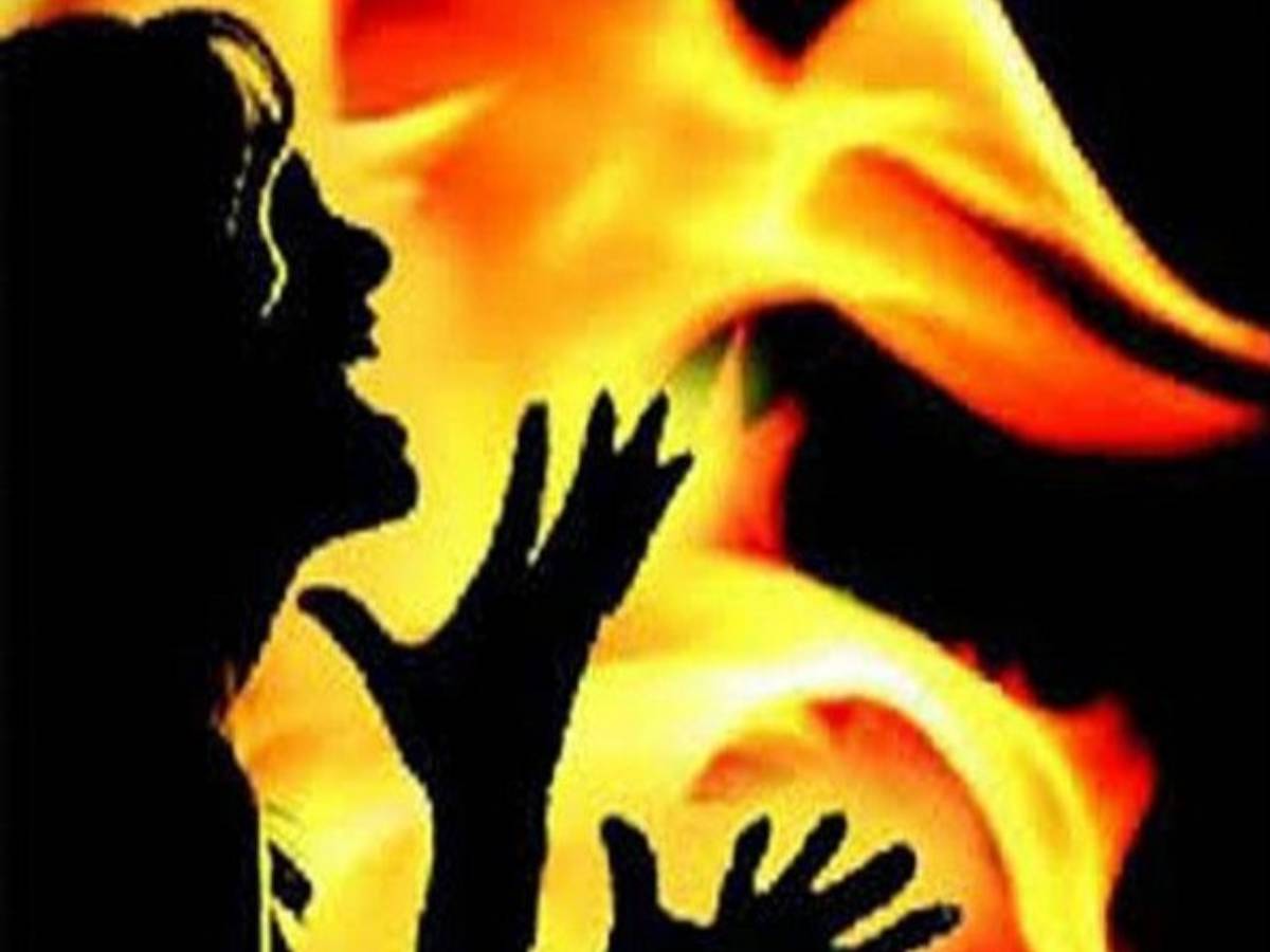 Andhra Pradesh: Parents set woman on fire over love affair
