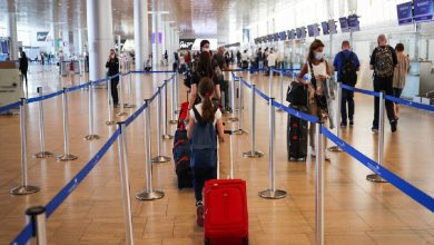 8 Israeli passengers without travel permits removed from flight