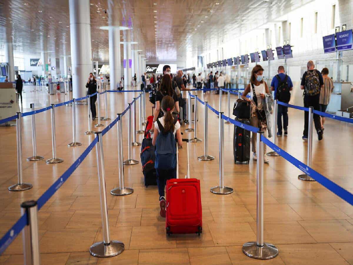 8 Israeli passengers without travel permits removed from flight