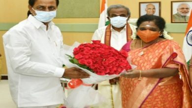 Telangana CM greets Guv Soundararajan on birthday