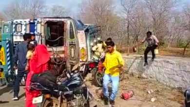 Petrol tanker overturns in MP's Shivpuri; people rush to scoop free fuel