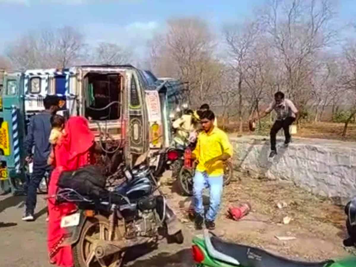 Petrol tanker overturns in MP's Shivpuri; people rush to scoop free fuel