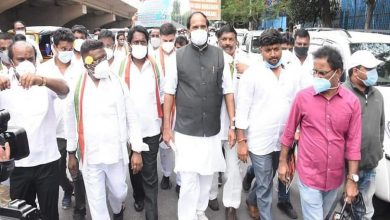 Hyderabad: TPCC holds protest against fuel prices hike