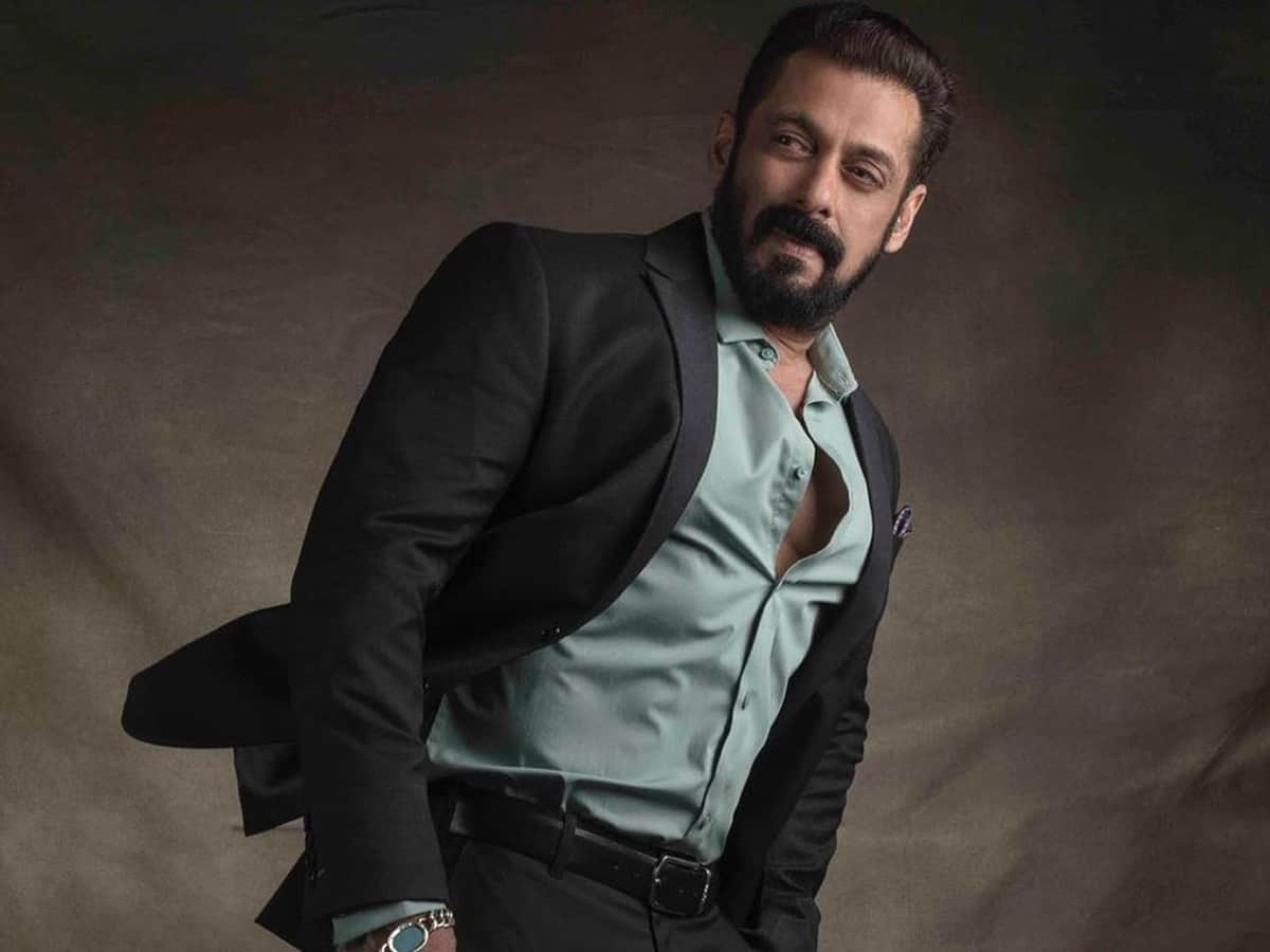 Complaint of cheating against Salman Khan, sister Alvira, six others