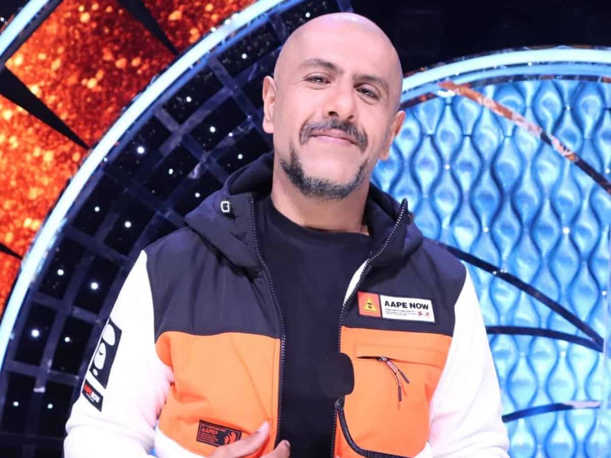 Vishal Dadlani stands for Indian Muslims, Shashi Tharoor applauds