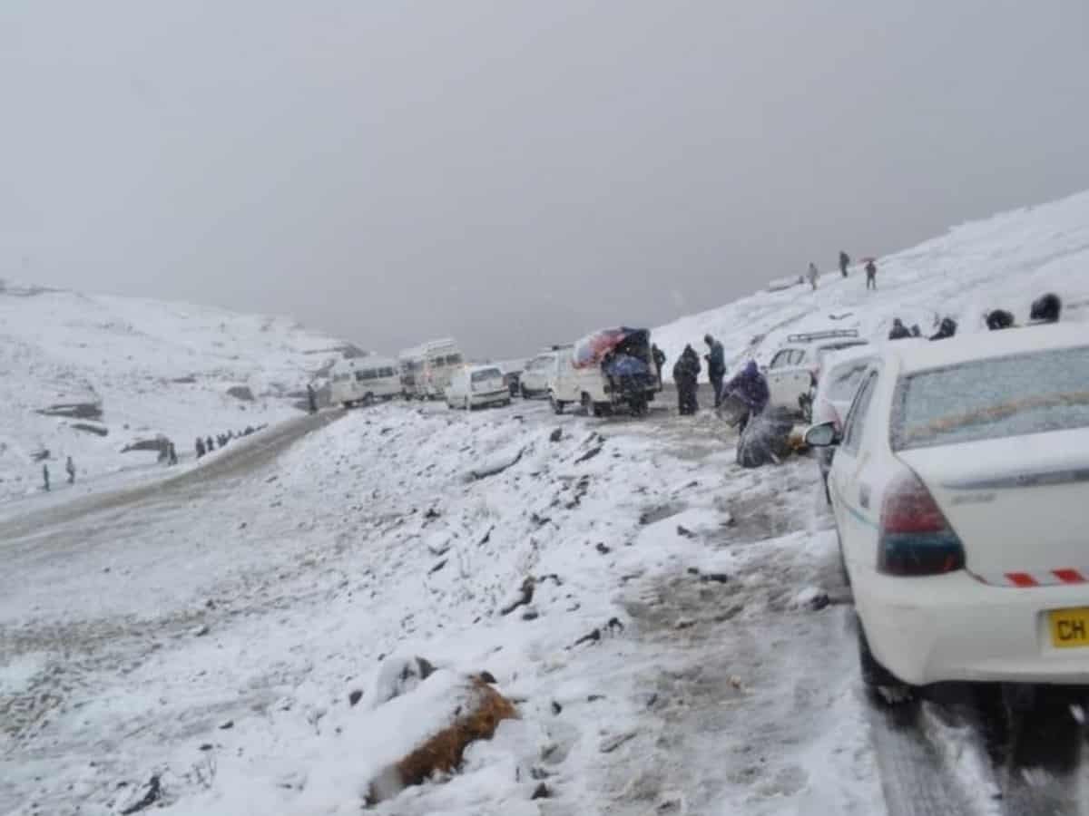 Srinagar-Leh highway blocked in J&K's Ganderbal