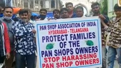 Hyderabad: Pan shop owners stage protest on the ban of Zarda