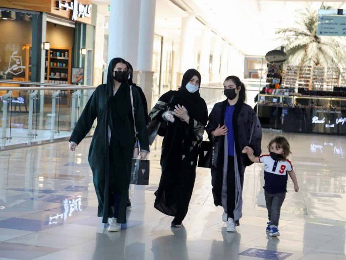 Saudi Arabia: Shops can remain open during prayer times