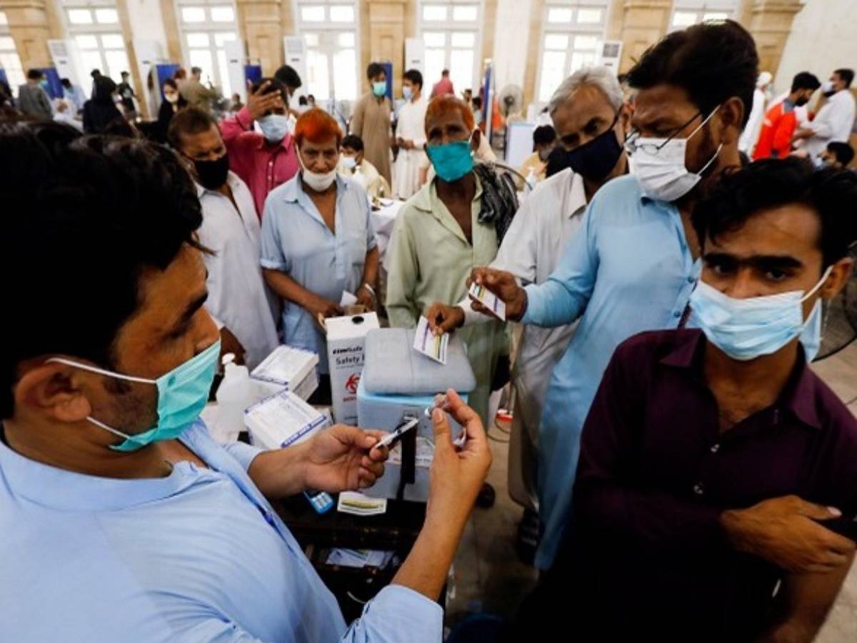 Pak Railways threatens to stop employees' salaries for refusing COVID-19 vaccination