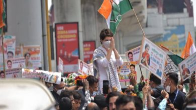 Priyanka arrives in Lucknow to a tumultuous welcome