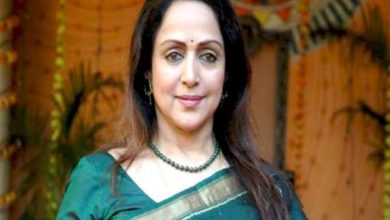 Hema Malini visits Kheer Bhawani temple in Kashmir-Viral video