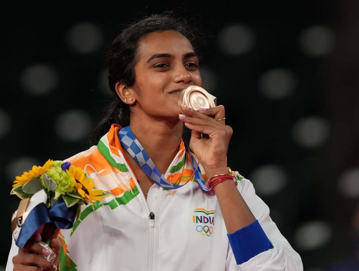 Sindhu extends heartwarming gesture, her opponent Tai Tzu Ying cherishes the moment