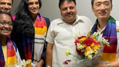 Sindhu returns to warm reception in New Delhi