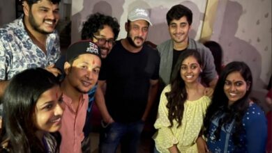 Pawandeep, Shanmukhapriya & others meet Salman Khan [Photos]