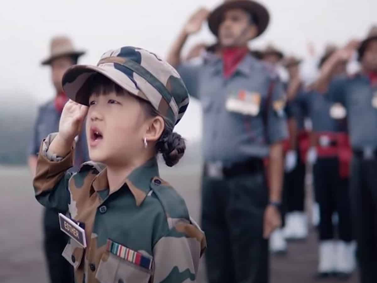 5-year-old girl sings National Anthem in army uniform -Viral video