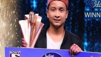 Indian Idol 12 winner: Pawandeep Rajan's pic holding trophy, 25 L cheque goes viral!
