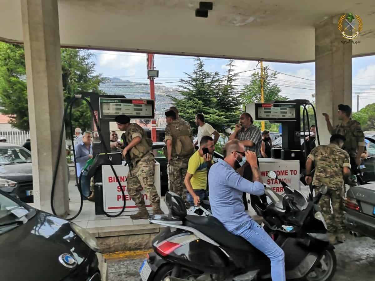 Lebanese army seizes fuel at gas stations amid fuel shortage