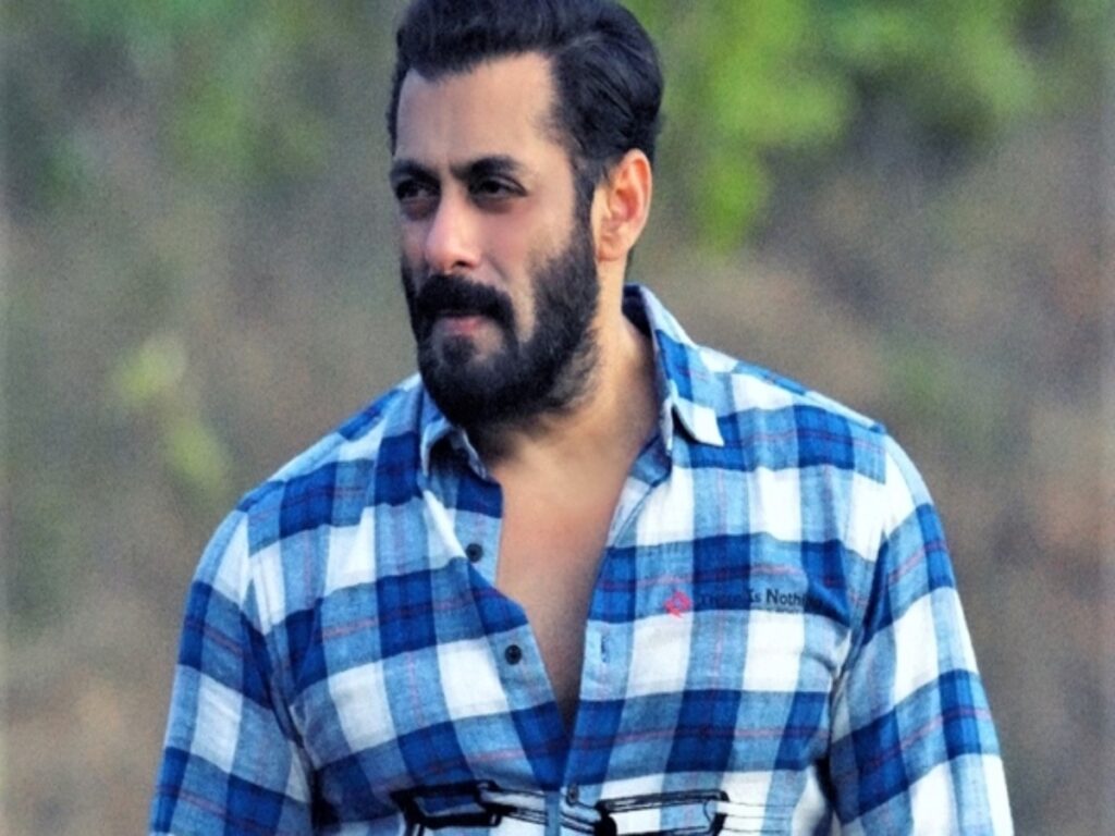 Salman Khan's look from Tiger 3 leaked; actor spotted in Russia (photo)