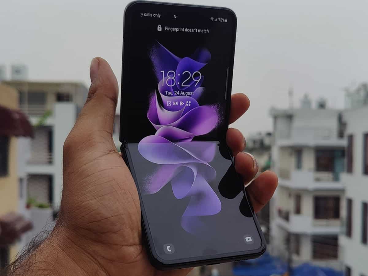 First impression: Samsung Galaxy Z Flip 3 unfolds a new world
