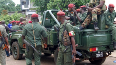 Heavy gunfire reported near Guinea's presidential palace