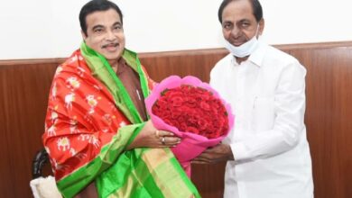 After meeting Modi and Shah, KCR calls on Gadkari in Delhi