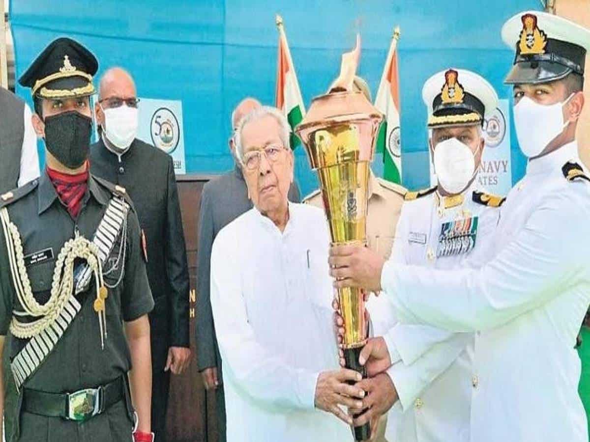 Andhra Pradesh governor receives 1971 war victory flame