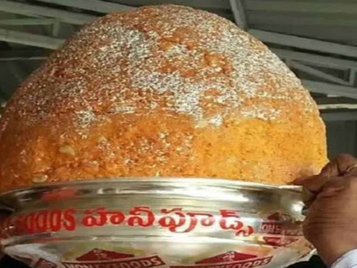 Hyderabad's famous Ganesh laddu fetches Rs 18.90 lakh