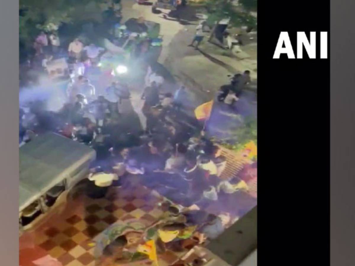 Andhra: Clash breaks out between YSRCP, TDP workers in Guntur