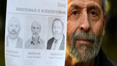 Russian politician faces contest from fake doppelgangers