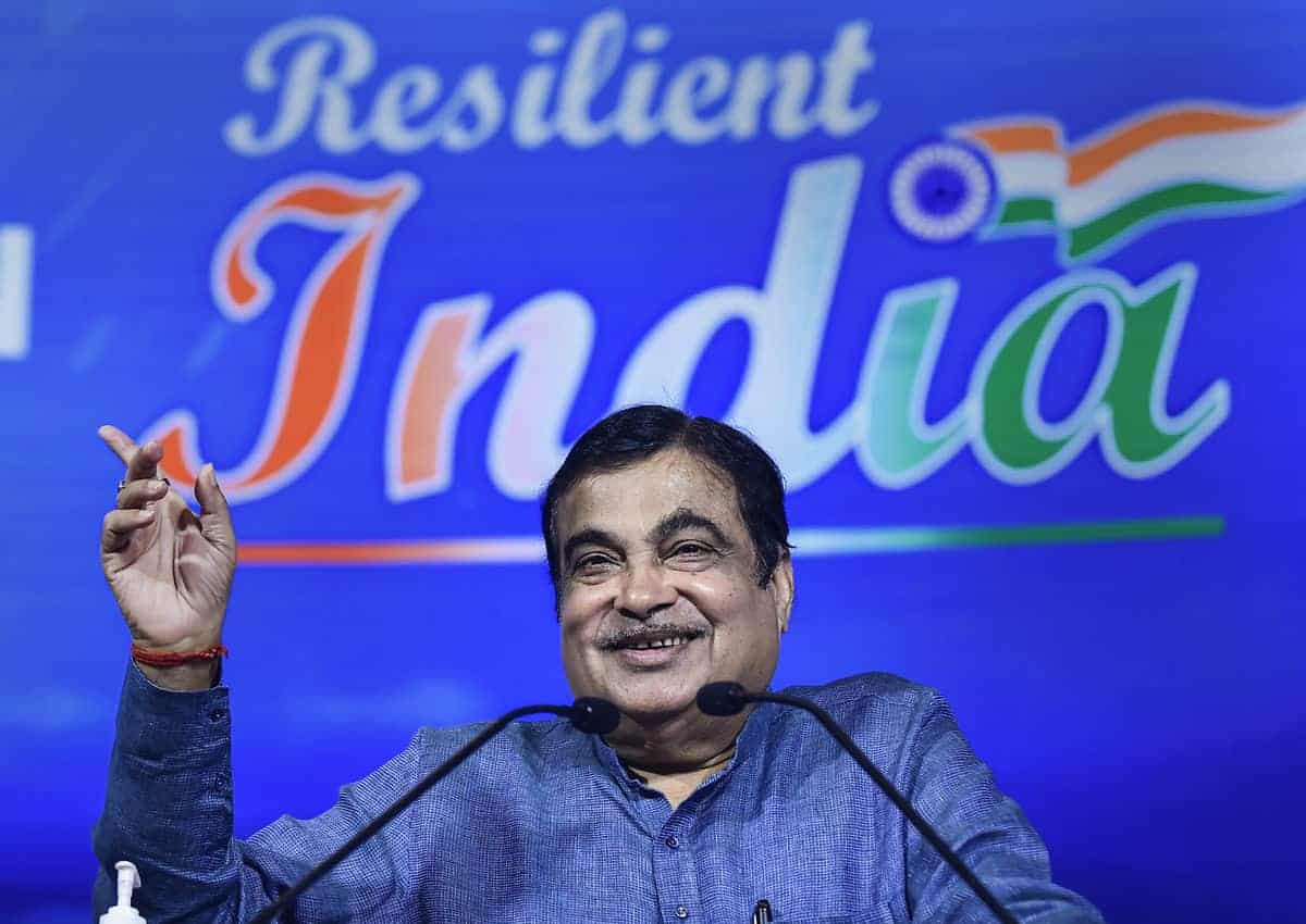 Minimum 6 airbags to be made mandatory in vehicles: Gadkari