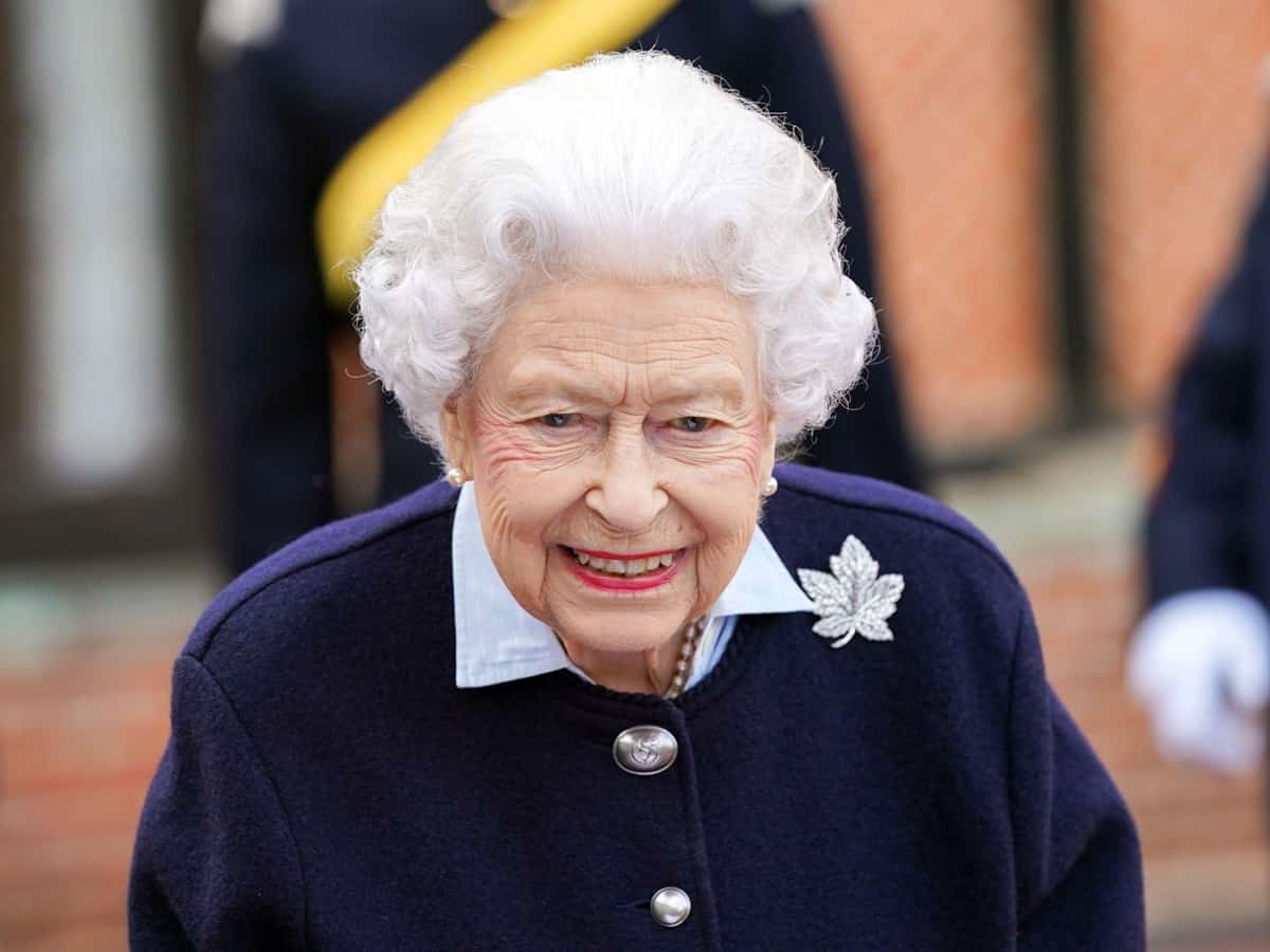 Queen Elizabeth launches baton relay for Commonwealth Games