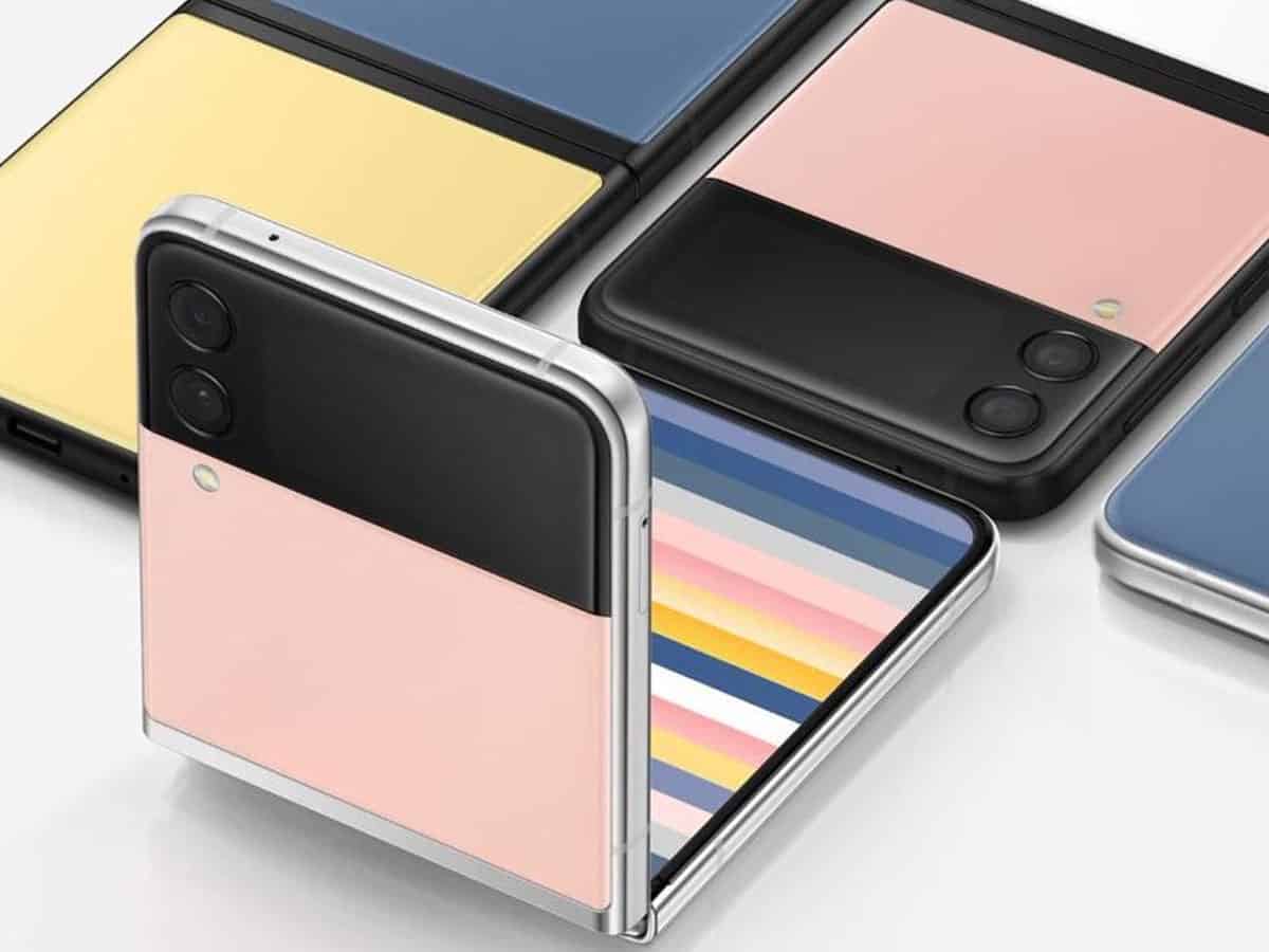 Galaxy Z Flip3 starts getting Oct 2021 Android security patch globally