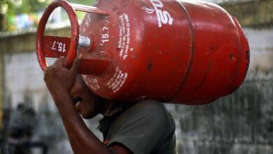 Hyderabad: LPG cylinder costlier by Rs 15; now sells at Rs 952