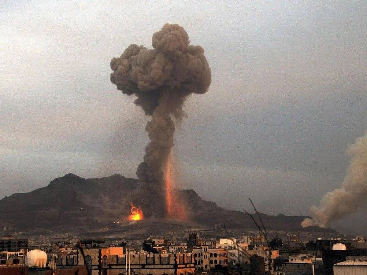 Saudi-led Arab coalition launches an attack on Yemen after deadly strike