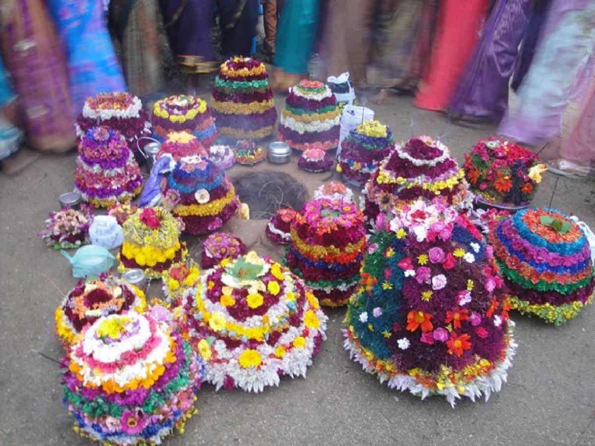 Governor Soundararajan celebrates Bathukamma festival with doctors