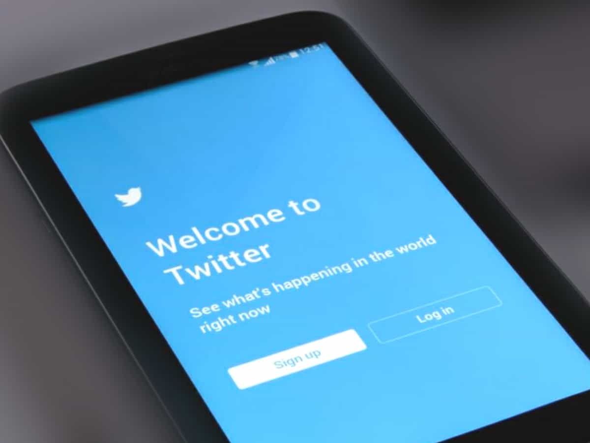 Twitter to make it easier to swipe between home, latest tweets