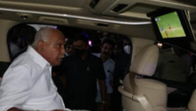 Yediyurappa enjoys nail biting finish of RCB vs DC, pic goes viral