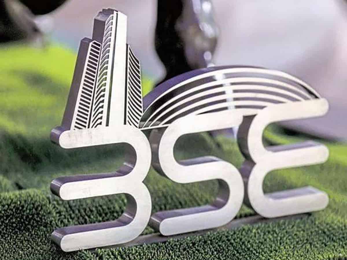 Sensex, Nifty start on choppy note; IT, bank stocks decline