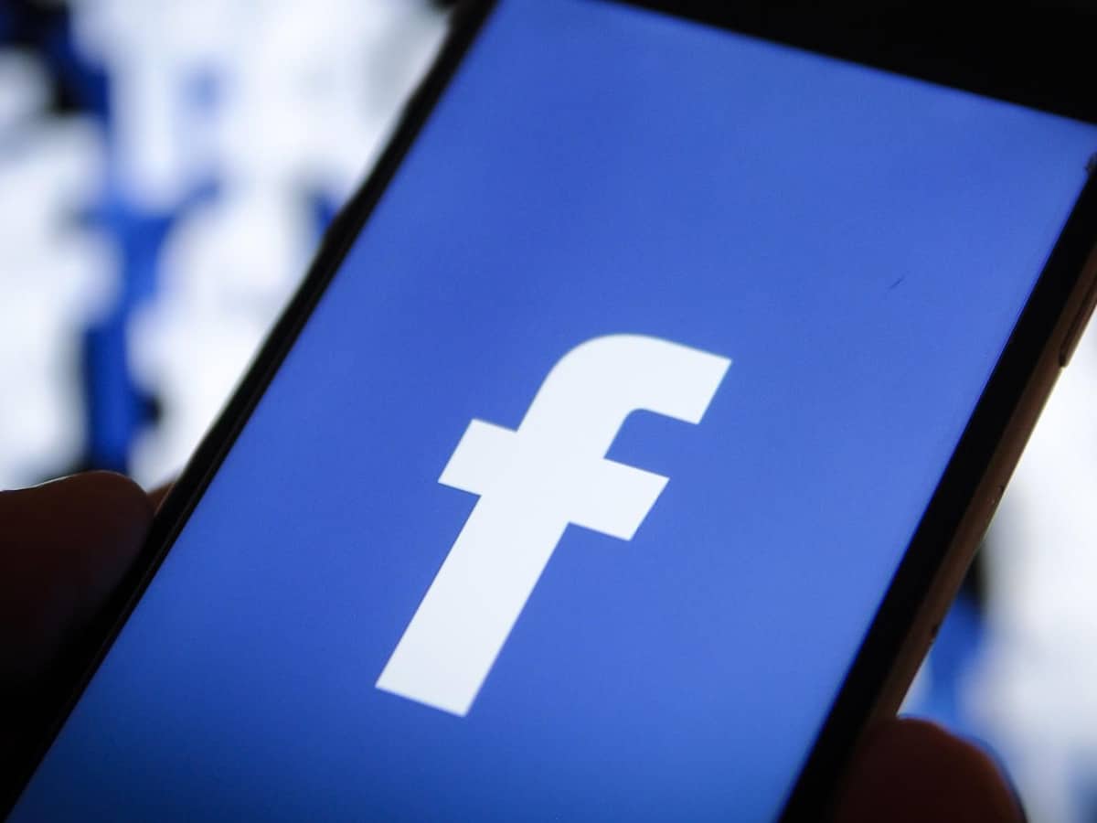 Facebook introduces AR experiences for group video calls on Messenger