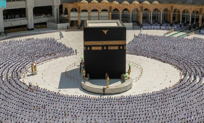 Saudi Arabia: Man jumps off upper floor of Masjid al Haram