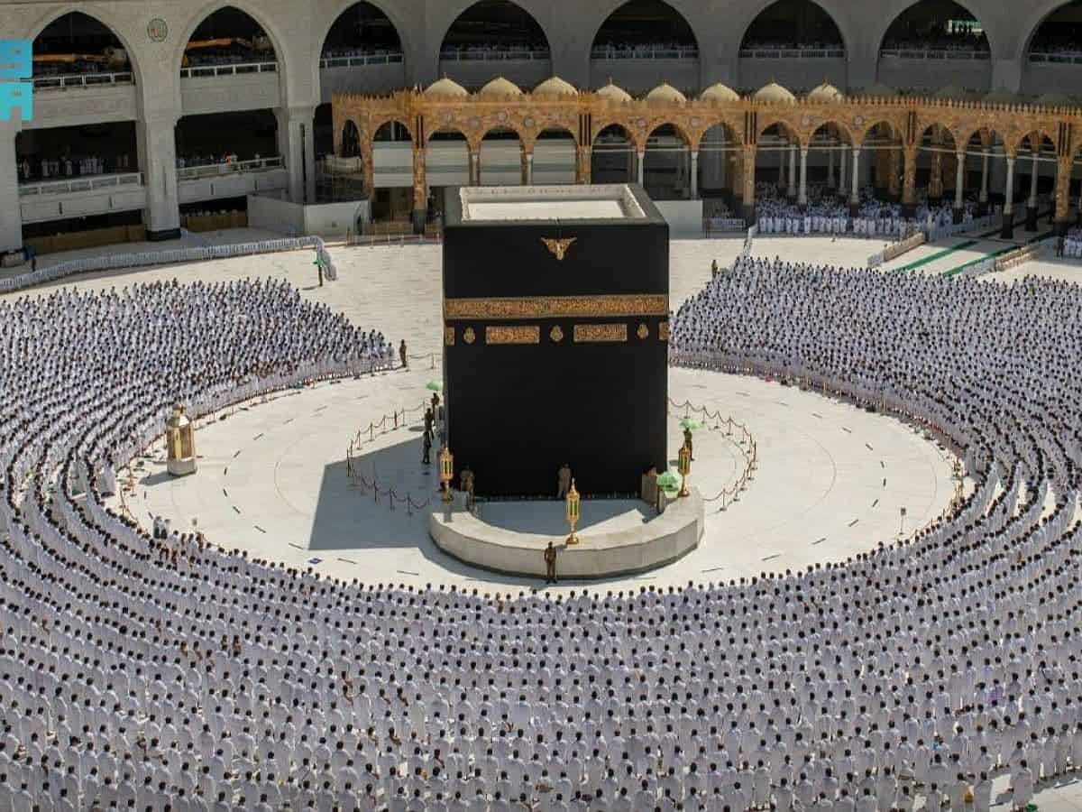 Saudi Arabia: Man jumps off upper floor of Masjid al Haram