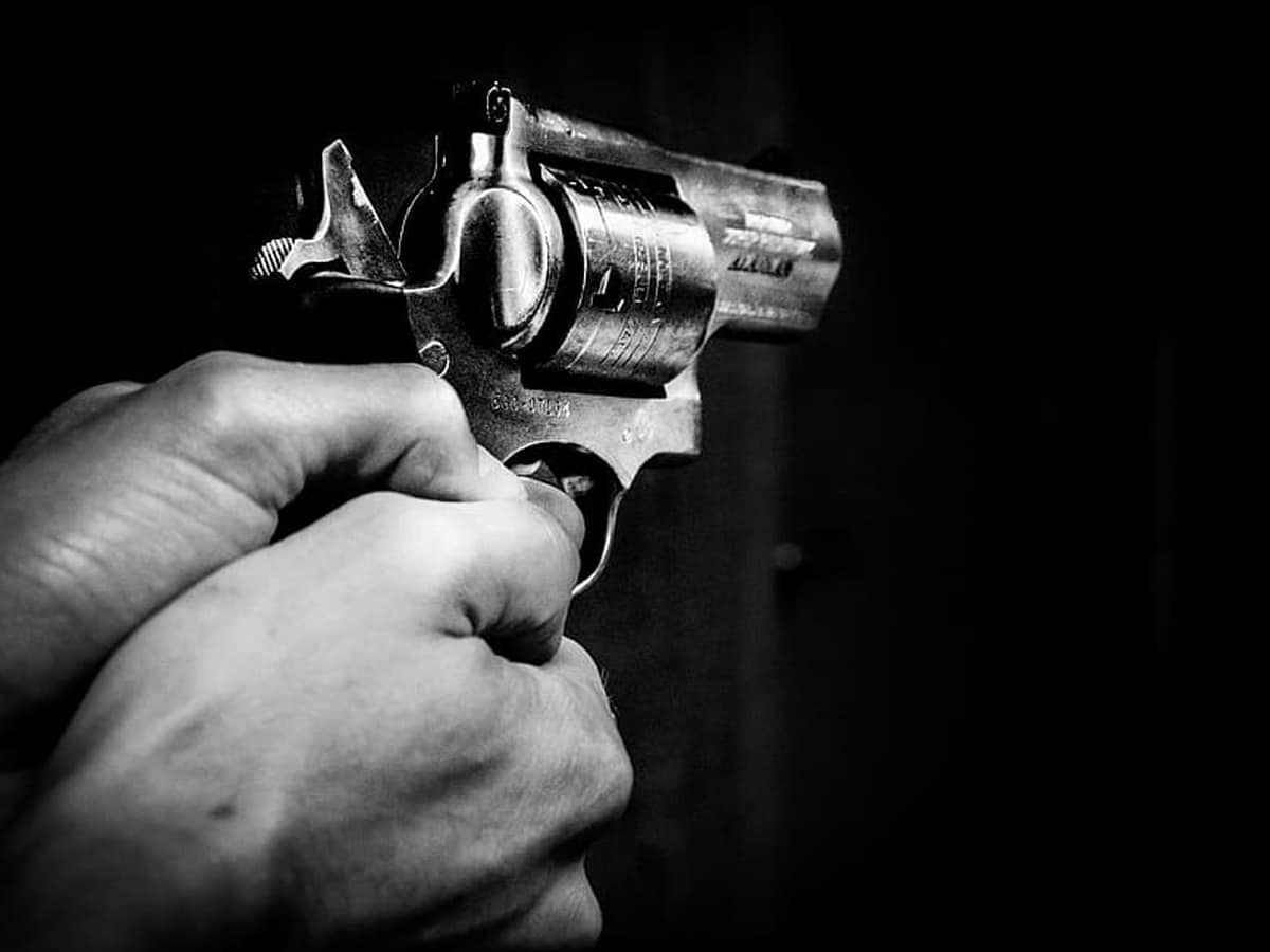 CRPF head constable shot at in Delhi